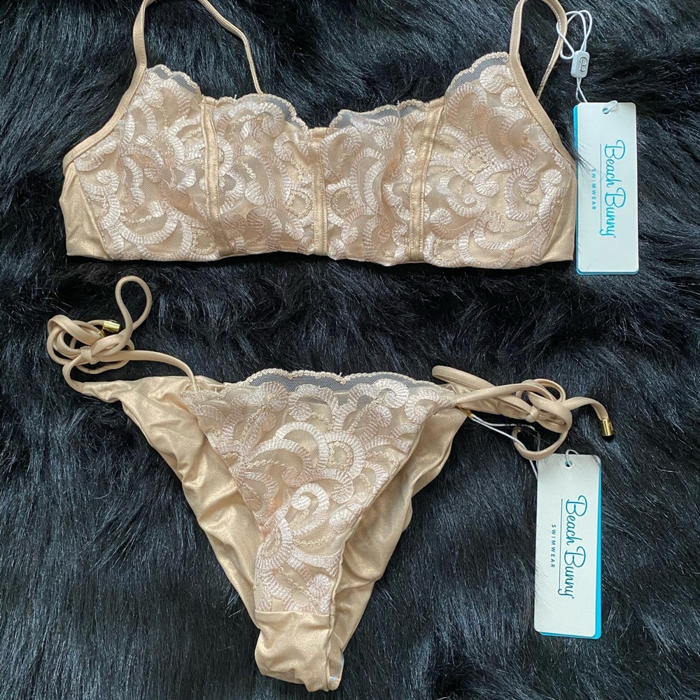 🚨 NWT Beach Bunny Rosie Swimsuit SET!